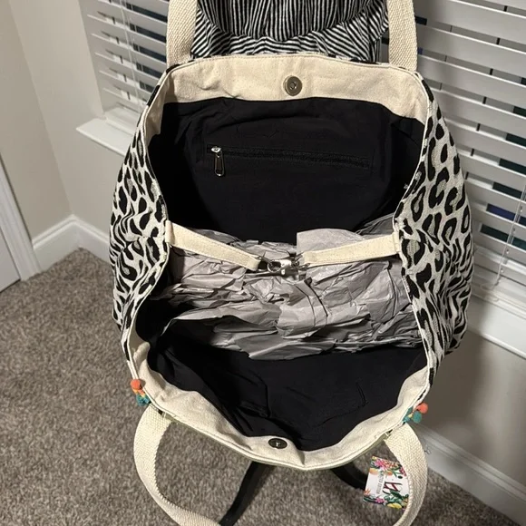 Leopard Beaded Tote Bag - Picture 4 of 5